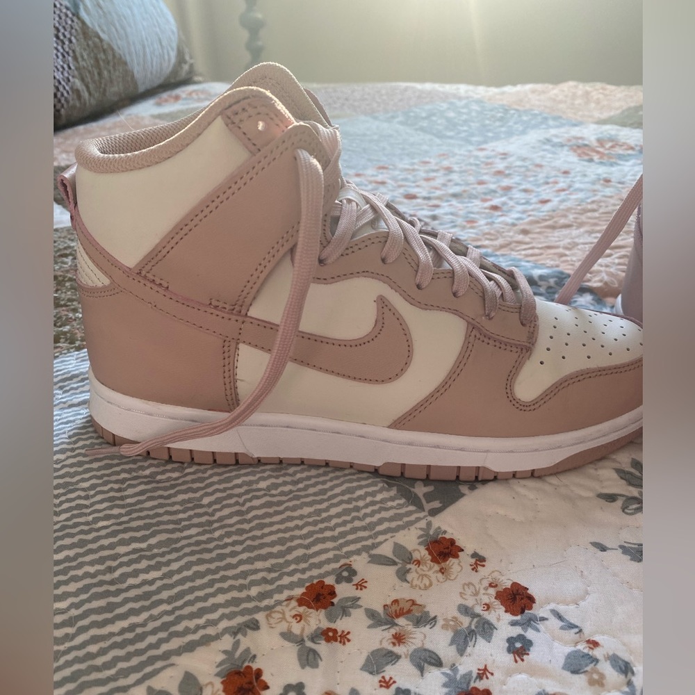 Nike Dunk High Top ‘Pink Oxford’